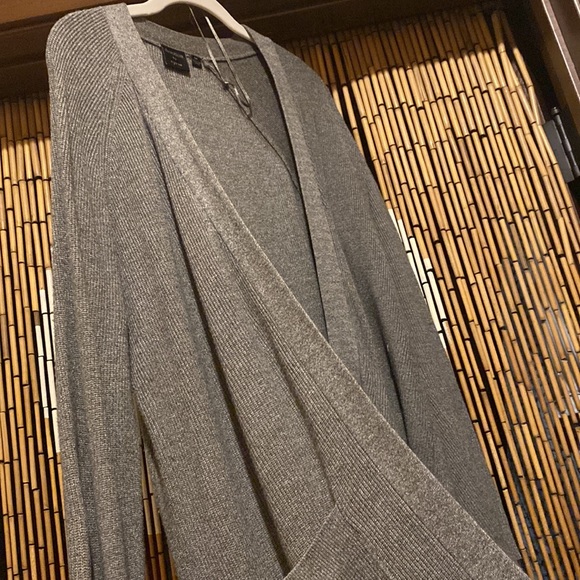 Gray sweater - Picture 2 of 3